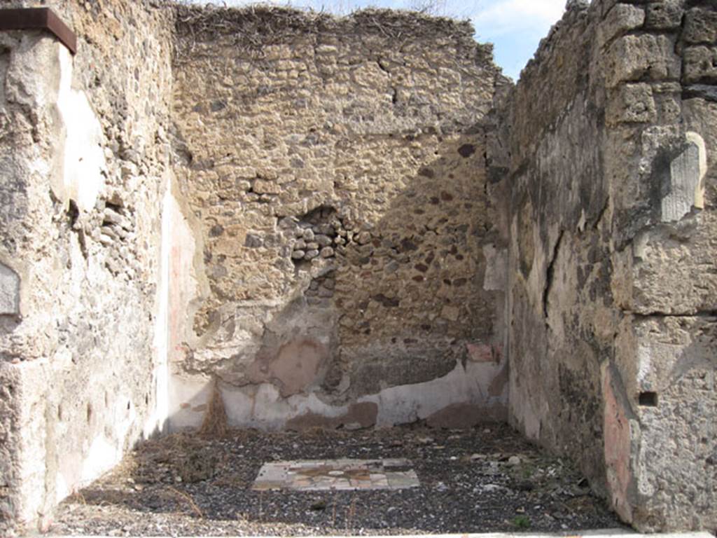 I.3.3 Pompeii. September 2010. Looking east from atrium into tablinum. Photo courtesy of Drew Baker. According to Fiorelli, the tablinum had walls ornamented by paintings of four chariots driven by cupids. See Pappalardo, U., 2001. La Descrizione di Pompei per Giuseppe Fiorelli (1875). Napoli: Massa Editore. (p. 38) According to Mau, on the three walls were found three small paintings representing cupids leading chariots or carriages. Each painting was on a white background surrounded by a red striped edge. See BdI, (Bull. Inst.) 1873, p.236. According to Sogliano’s description, found in the tablinum on a white background were – Painting of a cupid on a cart pulled by two goats (357), cupid on a cart pulled by two horses (358), cupid on a cart pulled by two deer, and (destroyed) similar to the above but with the cart represented sideways (360)  See Sogliano, A., 1879. Le pitture murali campane scoverte negli anni 1867-79. Napoli: Giannini. (p.62)
