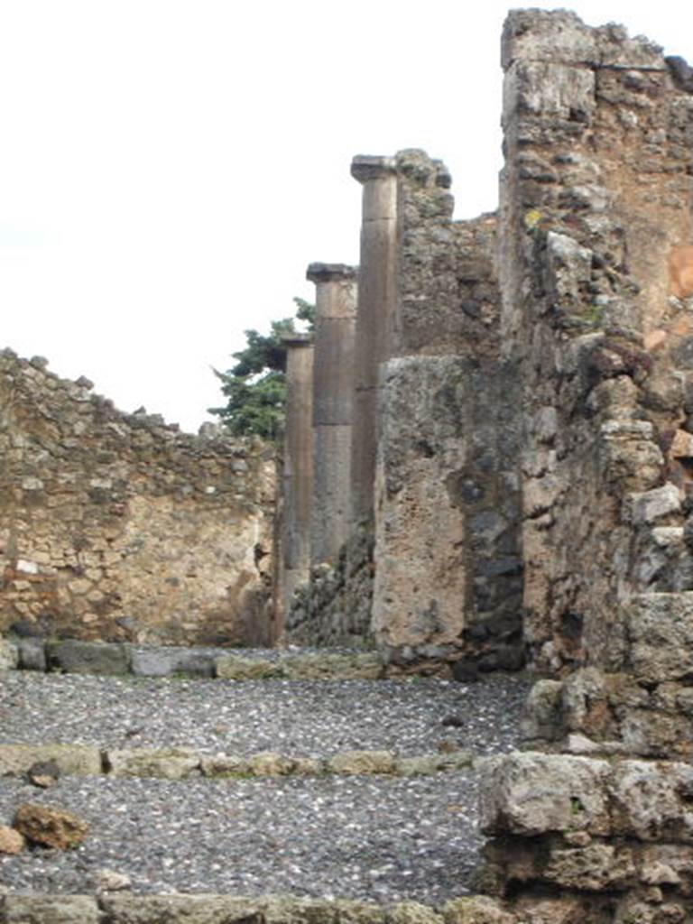 I.3.8b Pompeii. December 2006. Looking east from entrance towards peristyle.