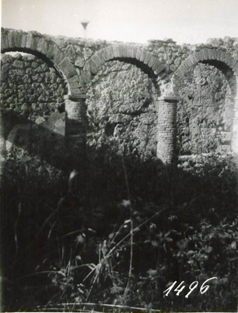 I.3.8b Pompeii. 1935 photograph taken by Tatiana Warscher, looking towards west portico. 
See Warscher, T, 1935: Codex Topographicus Pompejanus, Regio I, 3: (no.17), Rome, DAIR, whose copyright it remains.
