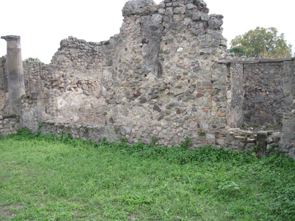 I.3.8b Pompeii. September 2010. Looking east from centre of peristyle garden towards south-east corner. Photo courtesy of Drew Baker.