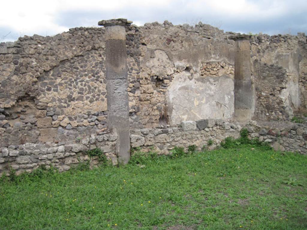 I.3.8b Pompeii. September 2010. Looking towards north-east corner of peristyle. Photo courtesy of Drew Baker.