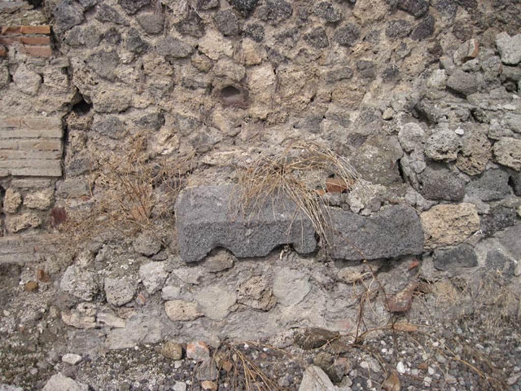 I.3.10 Pompeii. September 2010. Detail of end of wall of Sarno Canal in north-west corner of entrance room. Photo courtesy of Drew Baker.