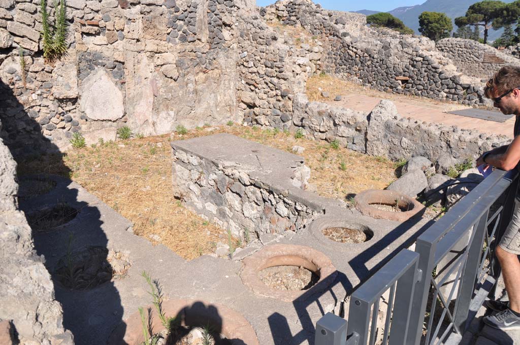 I.3.11 Pompeii. July 2017. Looking south-east from entrance doorway.
Foto Annette Haug, ERC Grant 681269 DÉCOR.