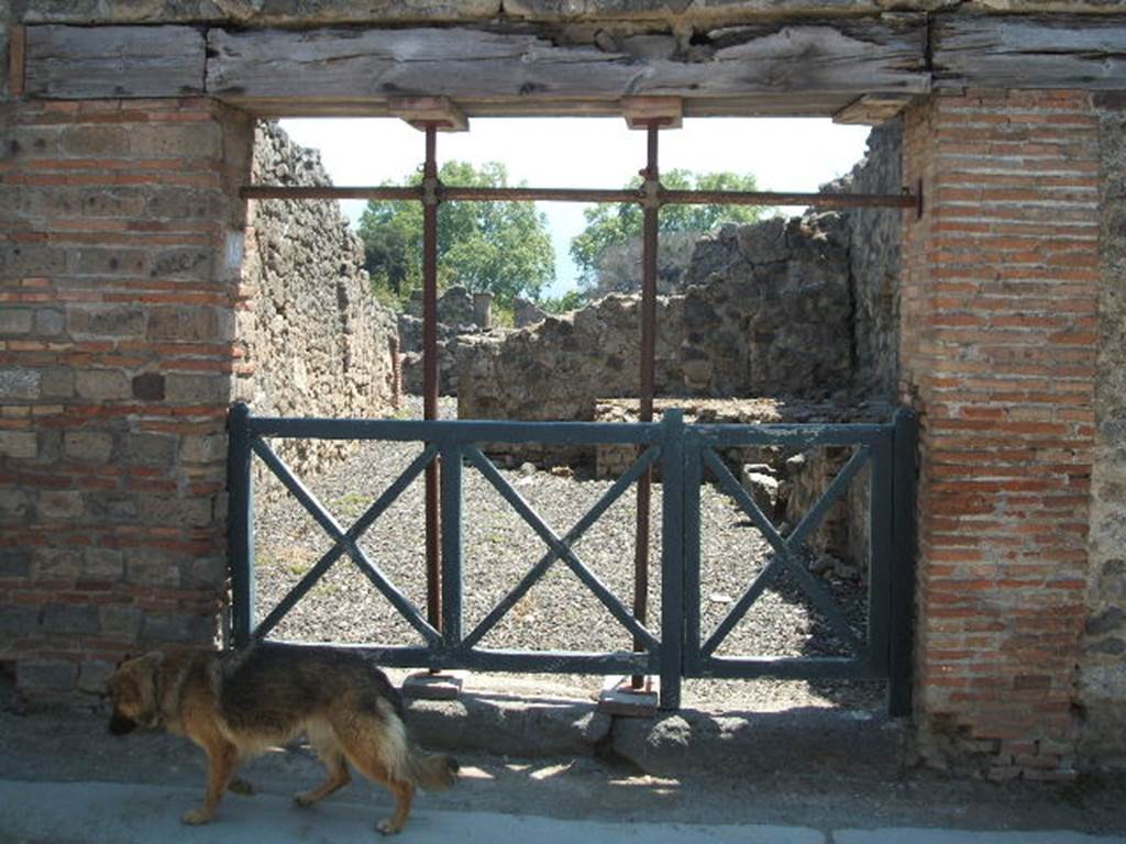 I.3.15 Pompeii. May 2005. Entrance.