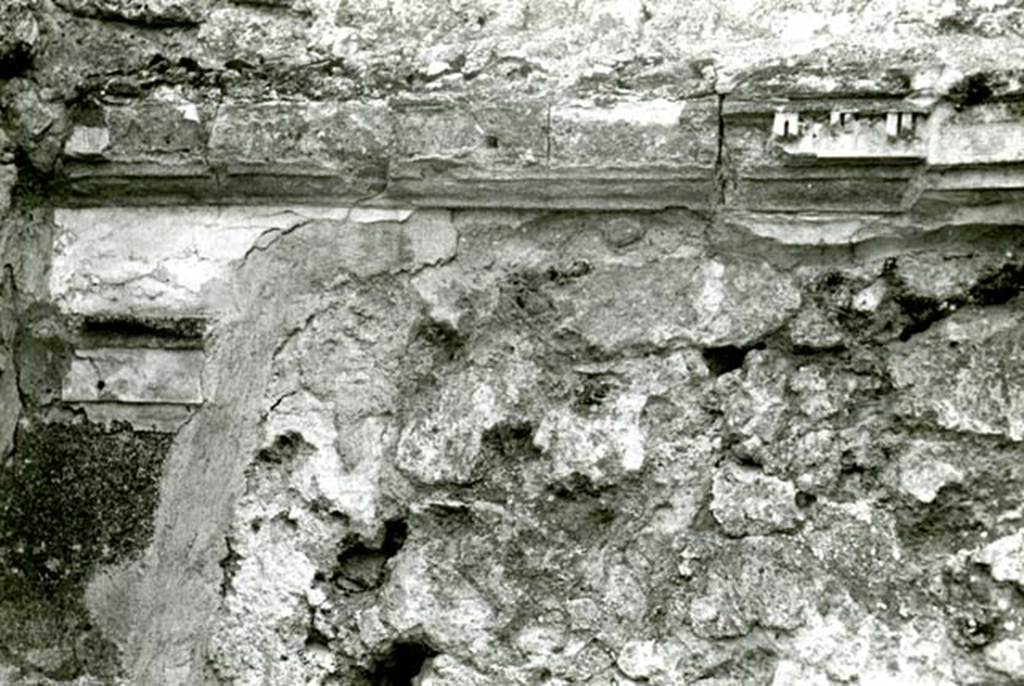 I.3.23 Pompeii. 1968. House, first room, left of atrium (b), W wall, south end.  Photo courtesy of Anne Laidlaw.
American Academy in Rome, Photographic Archive. Laidlaw collection _P_68_8_20.