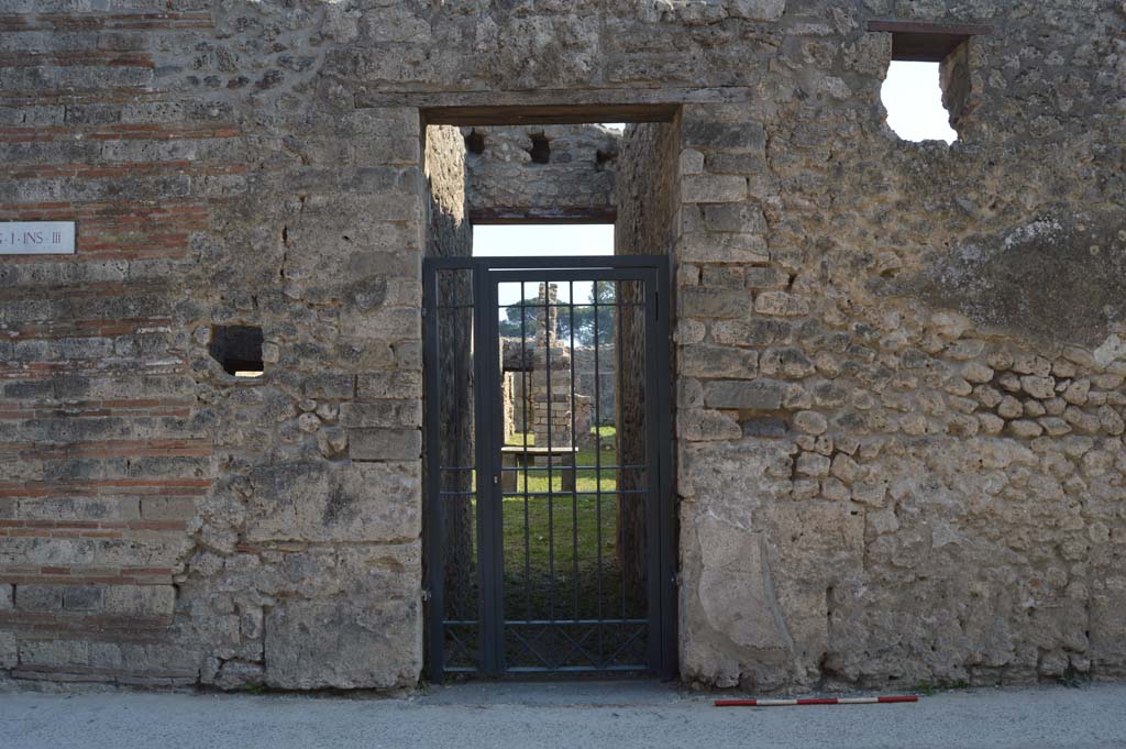 I.3.24 Pompeii. October 2017. Looking south towards entrance doorway.
Foto Taylor Lauritsen, ERC Grant 681269 DÉCOR.