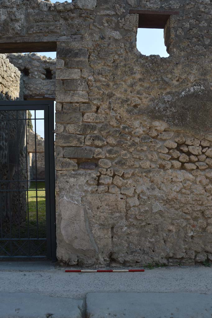 I.3.24 Pompeii. October 2017. Looking towards west side of entrance doorway.
Foto Taylor Lauritsen, ERC Grant 681269 DÉCOR.