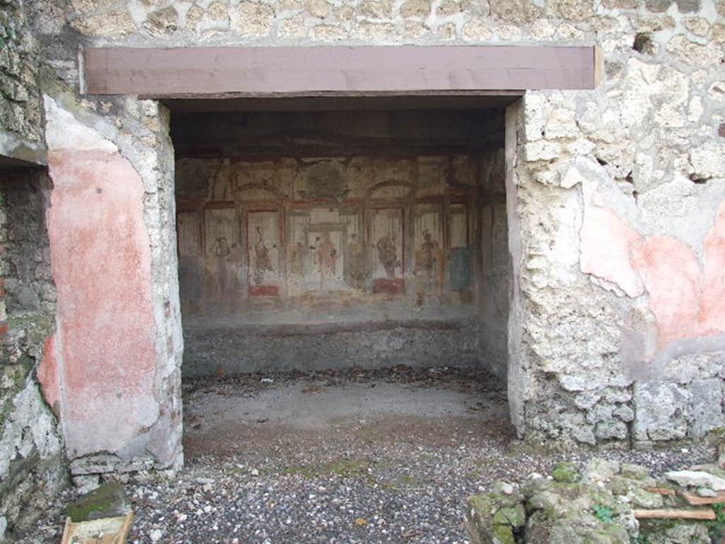 I.3.25 Pompeii. December 2006. Looking south into doorway to oecus.