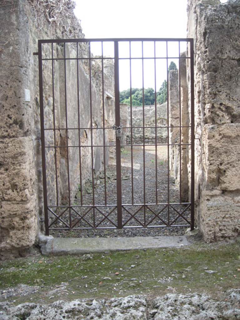 I.3.25 Pompeii. September 2010. Looking west to entrance doorway. Photo courtesy of Drew Baker.