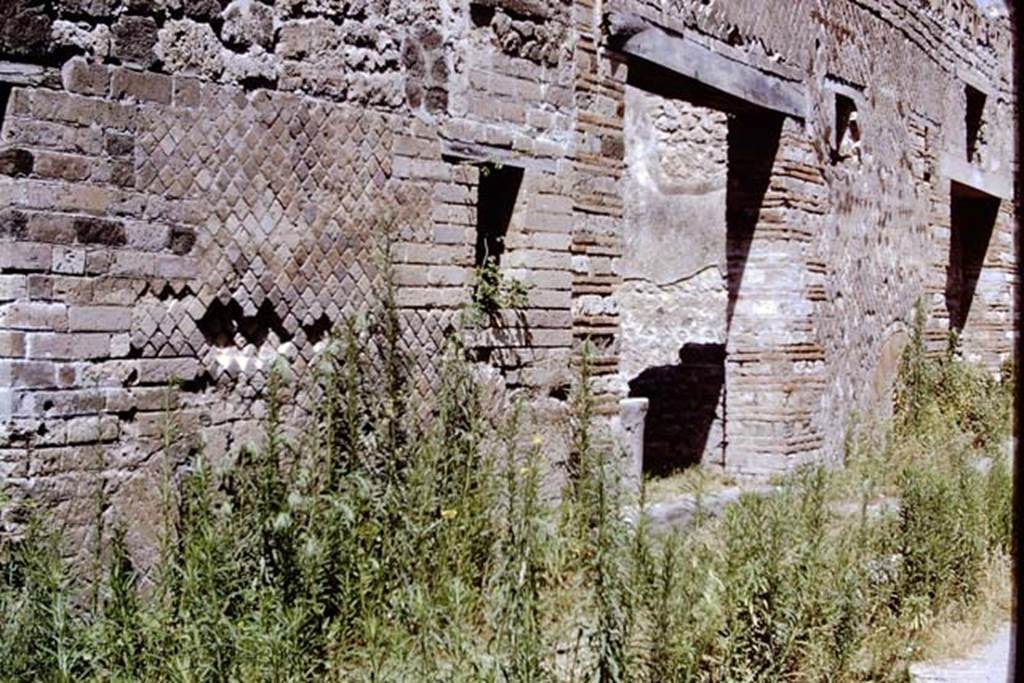I.3.28 Pompeii. 1968. Entrance doorway, looking north-west. Photo by Stanley A. Jashemski.
Source: The Wilhelmina and Stanley A. Jashemski archive in the University of Maryland Library, Special Collections (See collection page) and made available under the Creative Commons Attribution-Non Commercial License v.4. See Licence and use details.
J68f0506