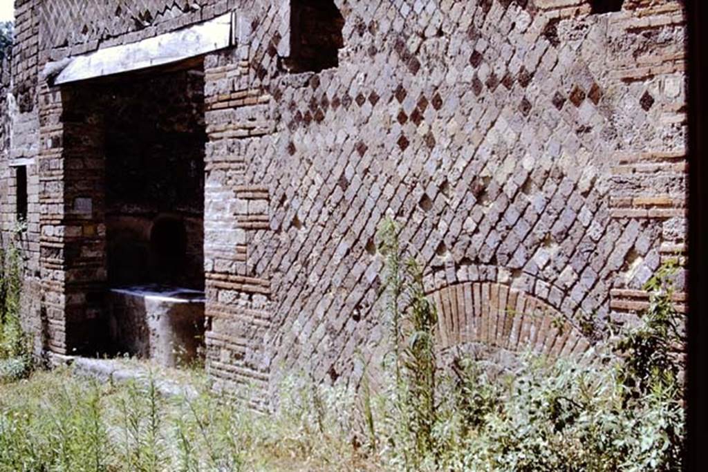 I.3.28 Pompeii. 1968. Entrance doorway, looking south-west. Photo by Stanley A. Jashemski.
Source: The Wilhelmina and Stanley A. Jashemski archive in the University of Maryland Library, Special Collections (See collection page) and made available under the Creative Commons Attribution-Non Commercial License v.4. See Licence and use details.
J68f0507