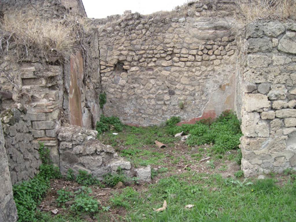 I.3.29 Pompeii. September 2010. Looking north to doorway to room 4, the tablinum. 
Photo courtesy of Drew Baker.
