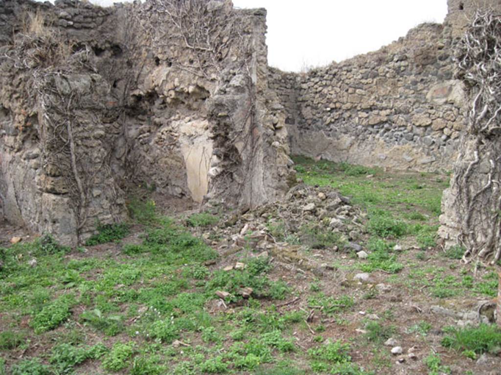 I.3.30 Pompeii. September 2010. Looking towards north-west corner from peristyle. Photo courtesy of Drew Baker.