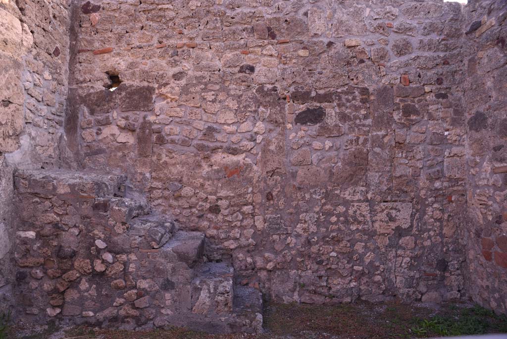 I.4.8 Pompeii. October 2019. Steps to upper floor against east wall of shop-room.
Foto Tobias Busen, ERC Grant 681269 DÉCOR.