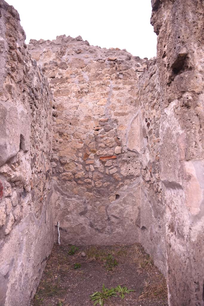 I.4.9 Pompeii. October 2019. Cubiculum d, looking north through doorway.
Foto Tobias Busen, ERC Grant 681269 DÉCOR.