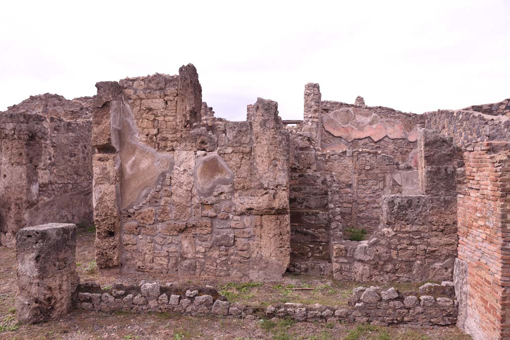 I.4.9 Pompeii. October 2019. Corridor i, looking north from tablinum.
Foto Tobias Busen, ERC Grant 681269 DÉCOR.