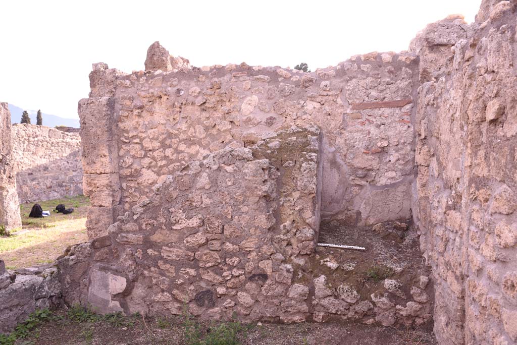 I.4.9 Pompeii. October 2019. Room I (L), looking towards west wall, with alcove.
Foto Tobias Busen, ERC Grant 681269 DÉCOR