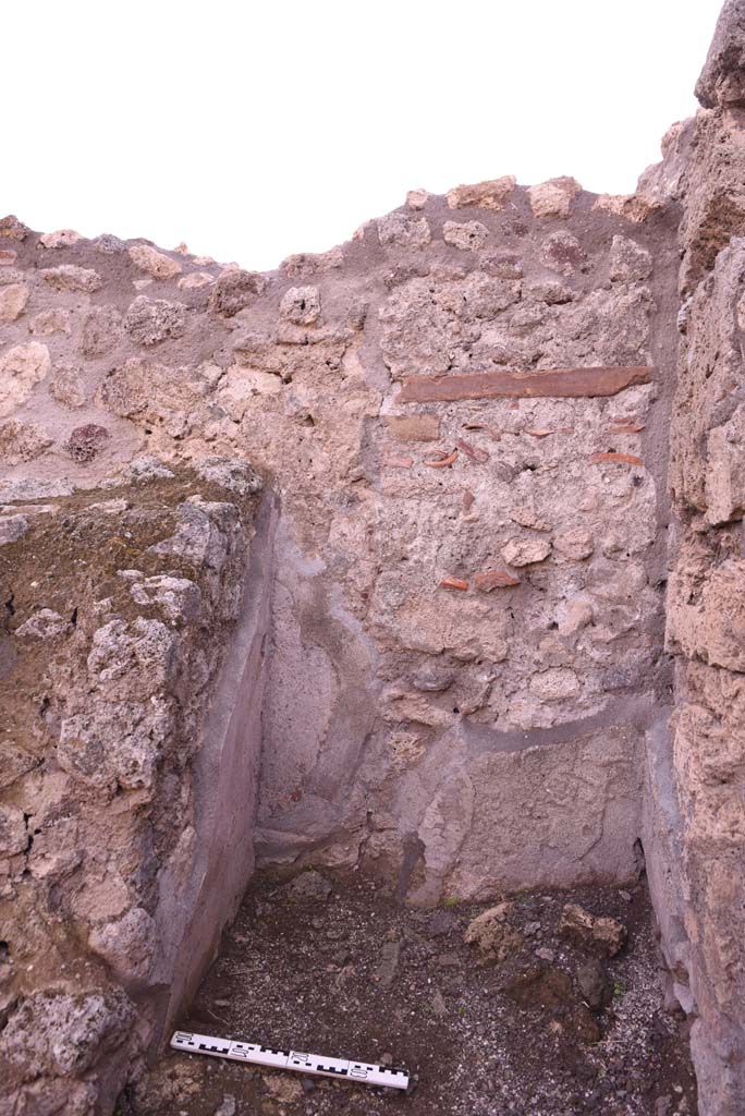 I.4.9 Pompeii. October 2019. Room I (L), detail of alcove at north end of west wall.  
Foto Tobias Busen, ERC Grant 681269 DÉCOR.
