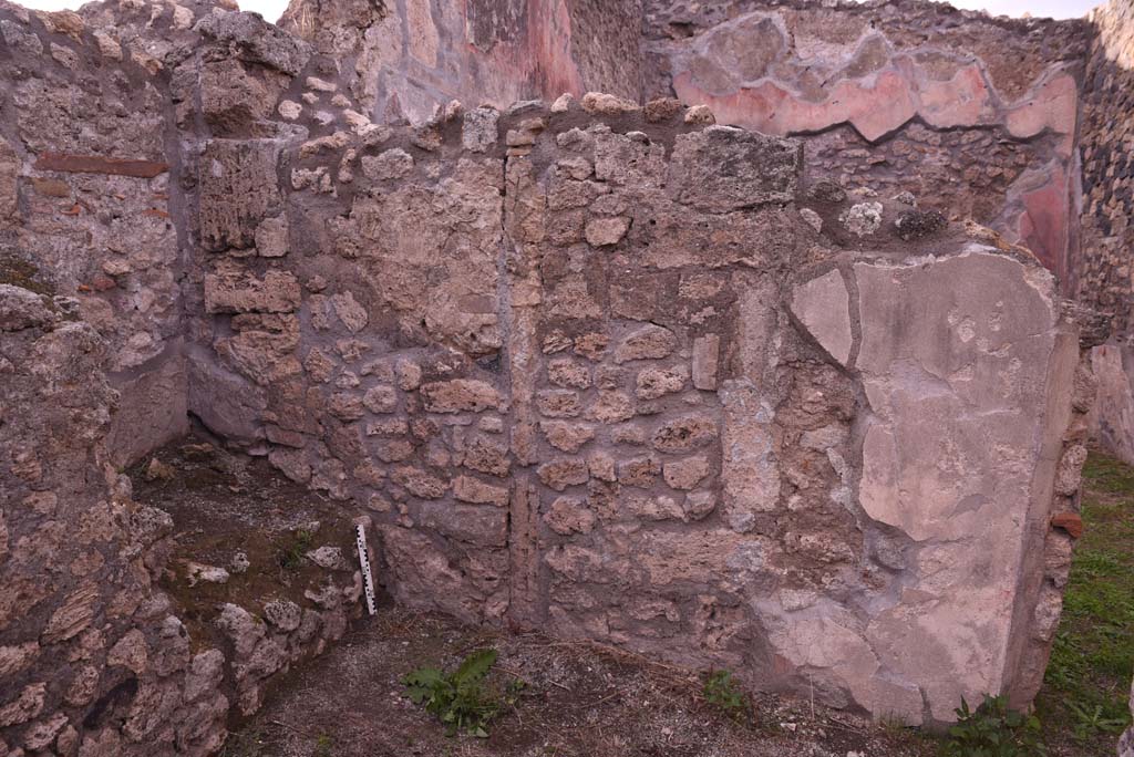 I.4.9 Pompeii. October 2019. Room I (L), looking towards north wall, with doorway, on right.
Foto Tobias Busen, ERC Grant 681269 DÉCOR.