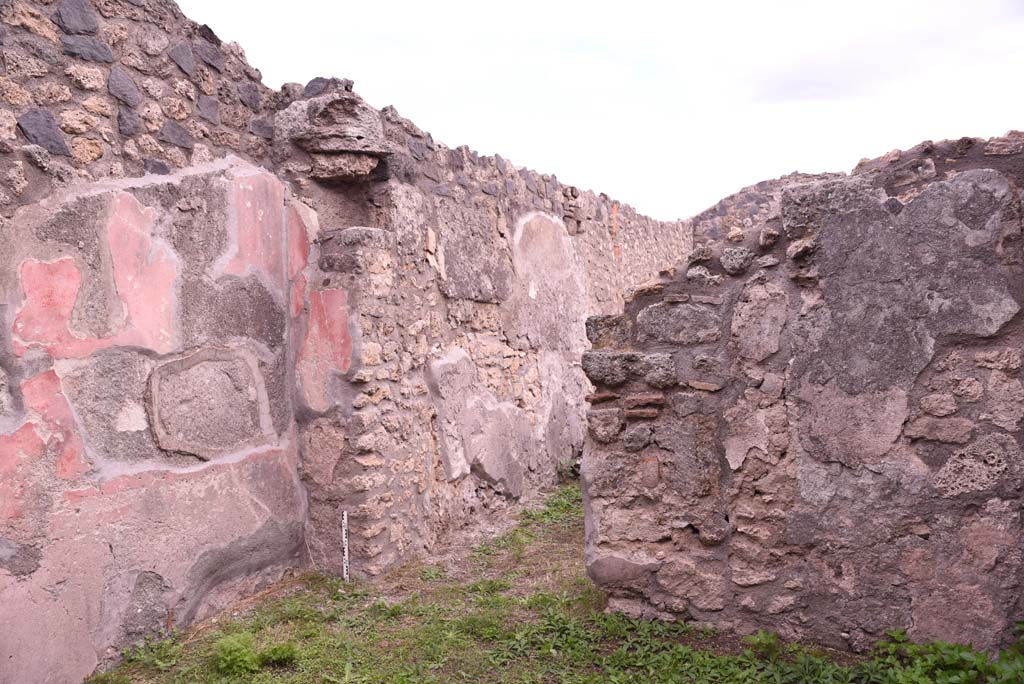 I.4.9 Pompeii. October 2019. Triclinium/oecus m, doorway in south-east corner.
Foto Tobias Busen, ERC Grant 681269 DÉCOR.