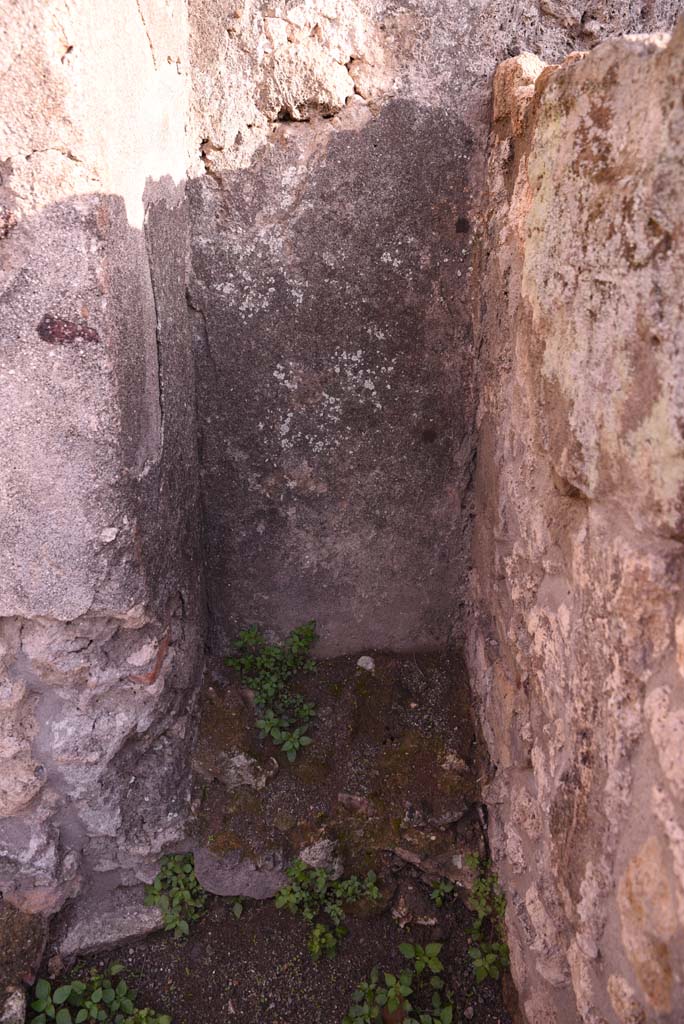 I.4.9 Pompeii. October 2019. Room o, kitchen, south-west corner, latrine ?.
Foto Tobias Busen, ERC Grant 681269 DÉCOR.