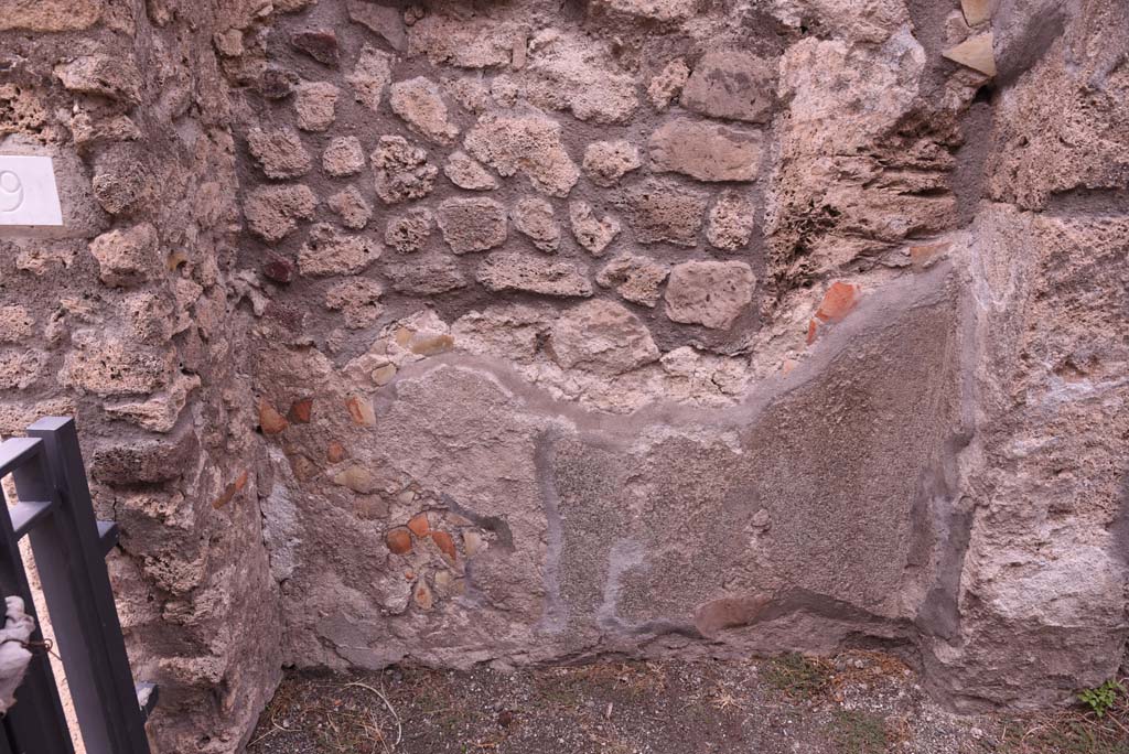 I.4.9 Pompeii. October 2019. 
Looking towards north side of vestibule/entrance corridor/fauces, at west end.
Foto Tobias Busen, ERC Grant 681269 DÉCOR.