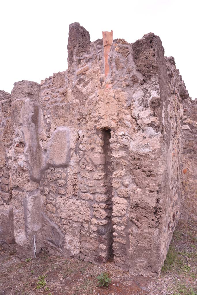 I.4.9 Pompeii. October 2019. Looking towards north side of entrance corridor/fauces, at east end.
Foto Tobias Busen, ERC Grant 681269 DÉCOR.