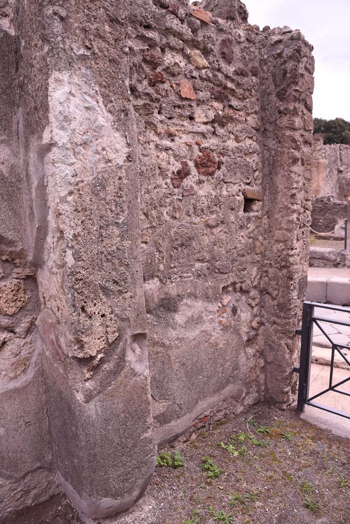 I.4.9 Pompeii. October 2019. 
Looking towards south side of vestibule/entrance corridor/fauces, at west end.
Foto Tobias Busen, ERC Grant 681269 DÉCOR.