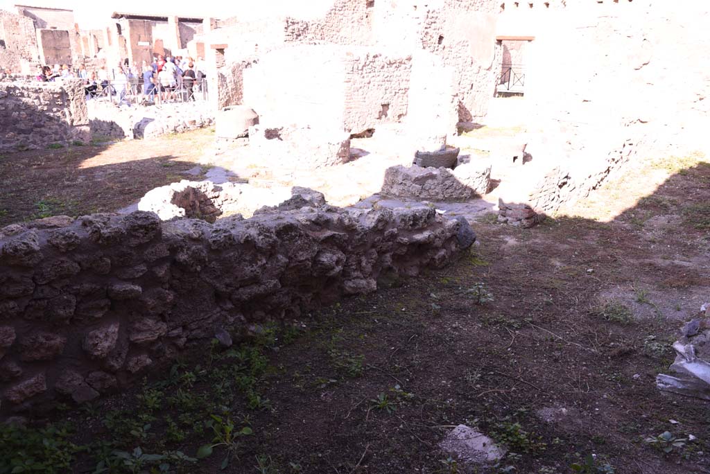 I.4.12 Pompeii. October 2019. Room f, looking north-west across bakery room, b.
Foto Tobias Busen, ERC Grant 681269 DÉCOR.