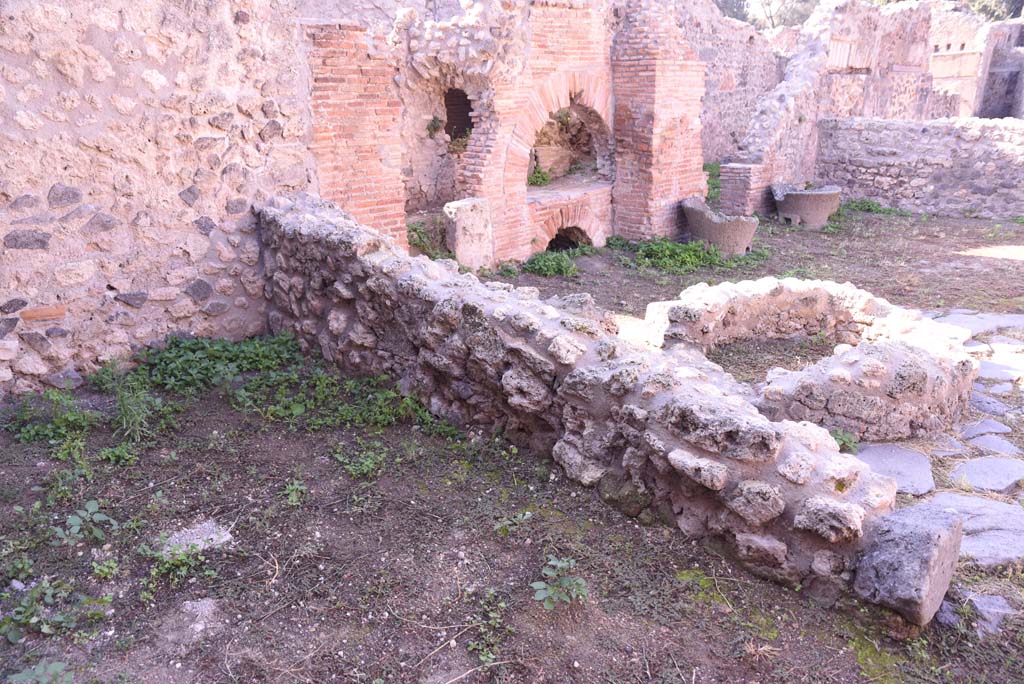 I.4.12 Pompeii. October 2019. Room f, looking south-west into bakery room, b.
Foto Tobias Busen, ERC Grant 681269 DÉCOR.
