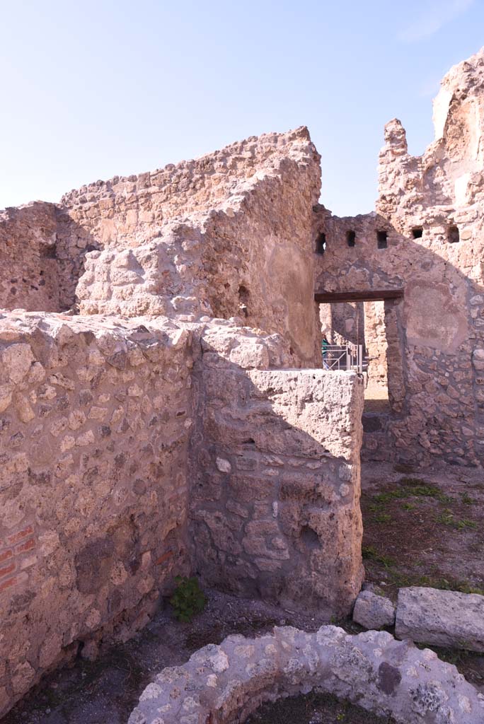 I.4.12 Pompeii. October 2019. 
Room b, Looking north towards doorway into room h, (with an upper floor room) with doorway into I.4.17, a shop, on Via dell’Abbondanza.
Foto Tobias Busen, ERC Grant 681269 DÉCOR.