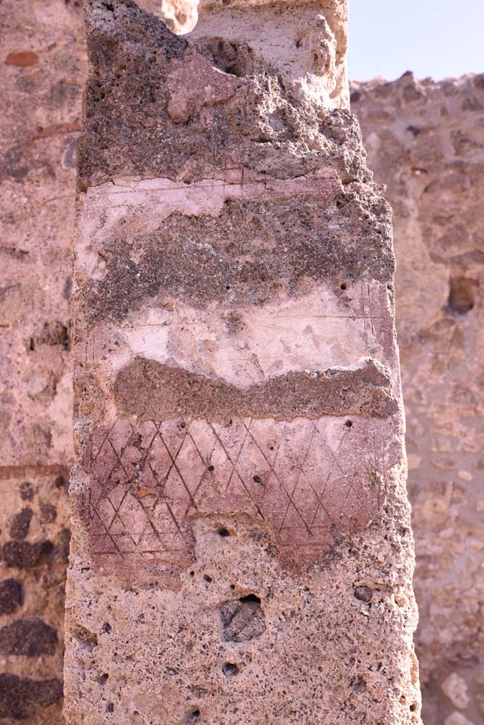 I.4.12 Pompeii. October 2019. 
Room h/area g, detail from separating doorway pilaster, looking east.
Foto Tobias Busen, ERC Grant 681269 DÉCOR.