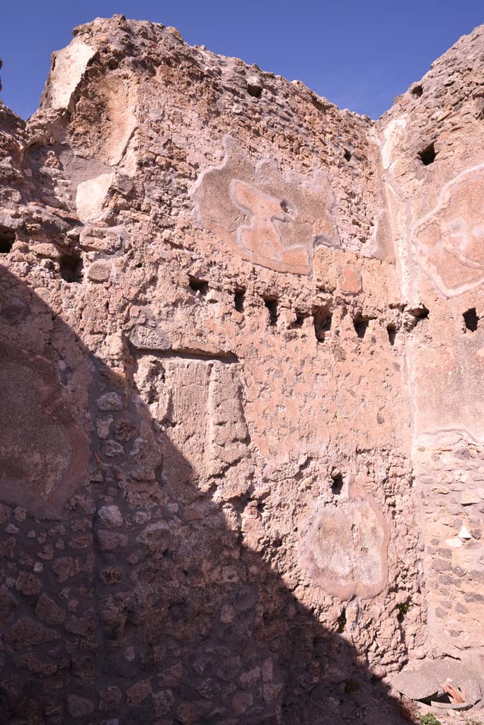 I.4.12 Pompeii. October 2019. Room h, north wall in north-east corner.
Foto Tobias Busen, ERC Grant 681269 DÉCOR.