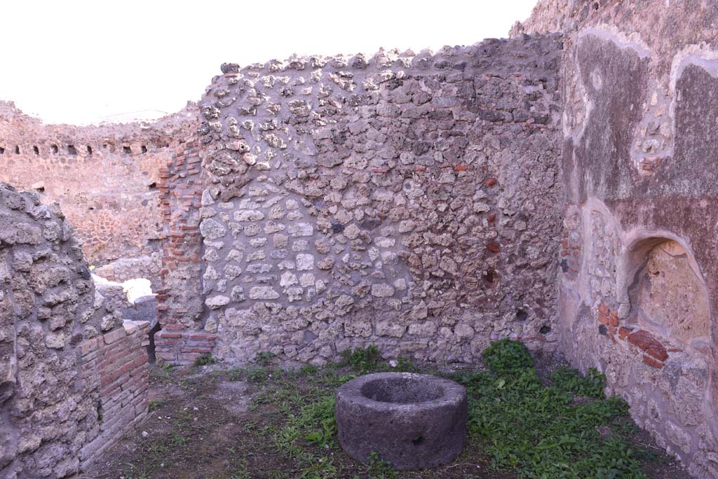 I.4.12 Pompeii. October 2019. Room d, looking east, with doorway to bakery room, on left.
Foto Tobias Busen, ERC Grant 681269 DÉCOR.