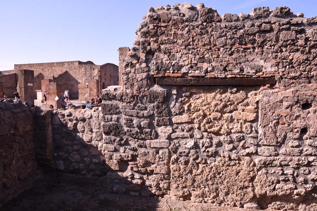 I.4.12 Pompeii. October 2019. Room d, blocked doorway on west end of north wall.
Foto Tobias Busen, ERC Grant 681269 DÉCOR.