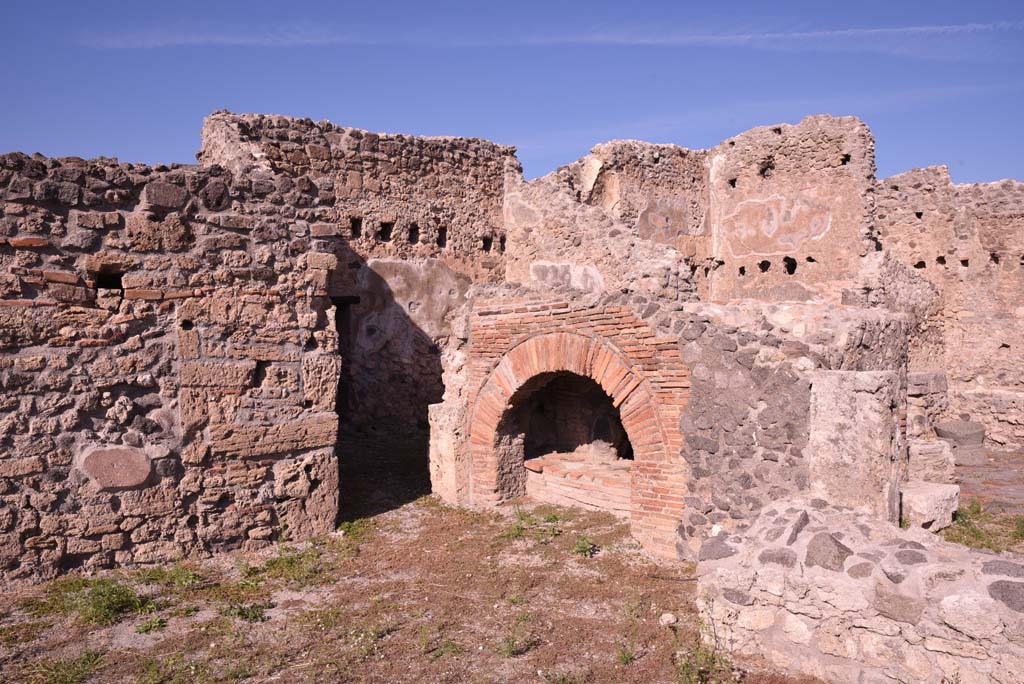I.4.13 Pompeii. October 2019. Room a, looking north-east across bakery room towards doorway, in shadow, to room b.
Foto Tobias Busen, ERC Grant 681269 DÉCOR.