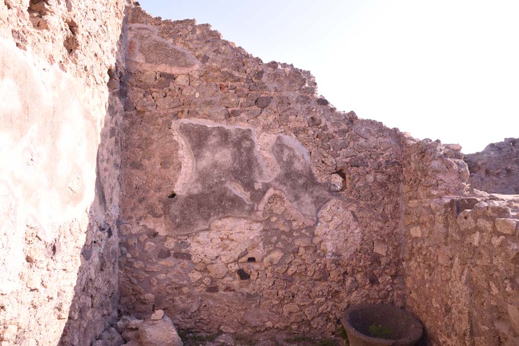 I.4.13 Pompeii. October 2019. Room b, looking towards east wall.
Foto Tobias Busen, ERC Grant 681269 DÉCOR.