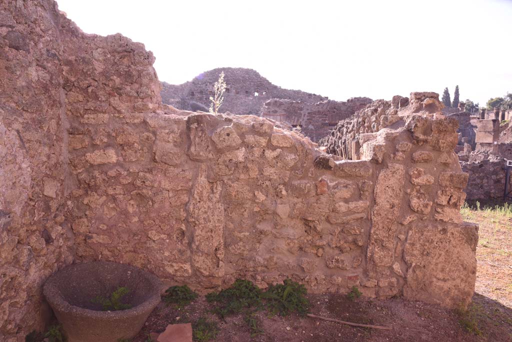 I.4.13 Pompeii. October 2019. Room b, south wall in south-east corner.
Foto Tobias Busen, ERC Grant 681269 DÉCOR.