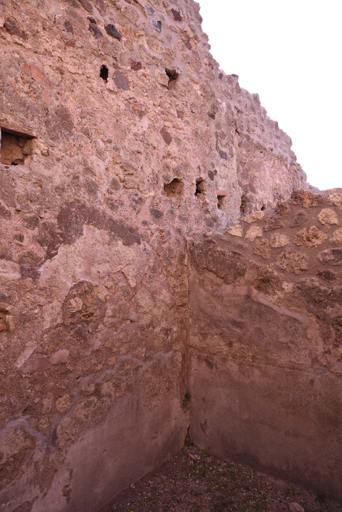 I.4.18 Pompeii. October 2019. South-east corner of rear room.
Foto Tobias Busen, ERC Grant 681269 DÉCOR.
