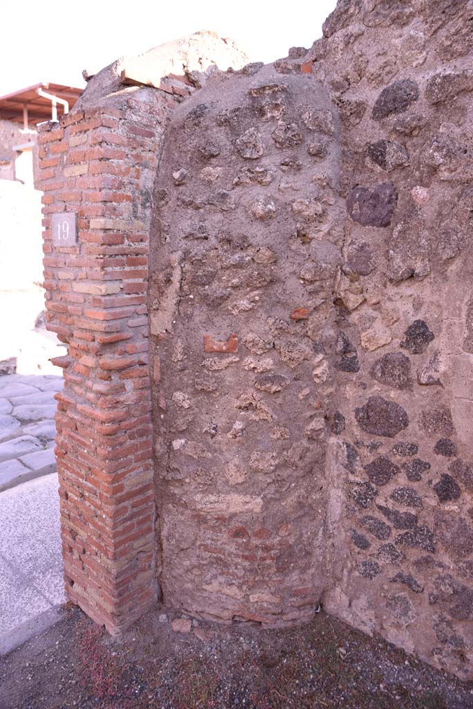 I.4.19 Pompeii. October 2019. Feature in north-east corner of shop-room.
Foto Tobias Busen, ERC Grant 681269 DÉCOR.