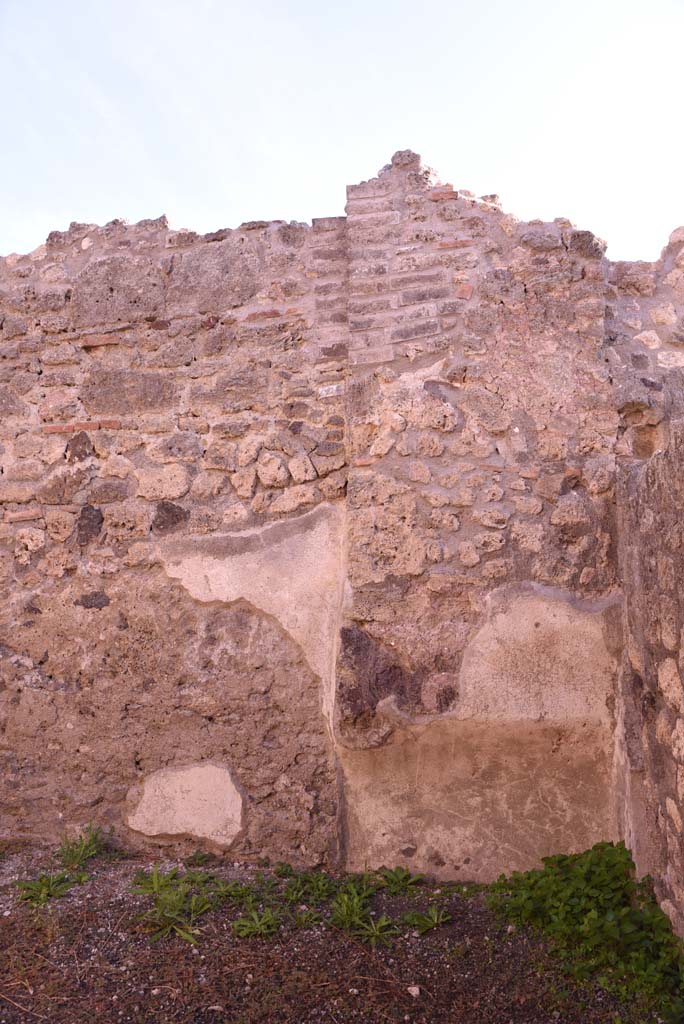 I.4.19 Pompeii. October 2019. Looking towards south end of east wall in rear room.
Foto Tobias Busen, ERC Grant 681269 DÉCOR.