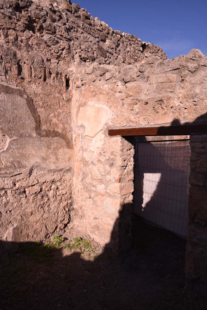 I.4.19 Pompeii. October 2019. North-west corner of rear room and doorway to shop-room.
Foto Tobias Busen, ERC Grant 681269 DÉCOR.
