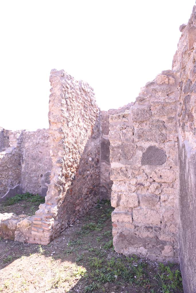 I.4.22 Pompeii. October 2019. 
Looking south to doorway of room “n”, in south wall of room “e”.
Foto Tobias Busen, ERC Grant 681269 DÉCOR.