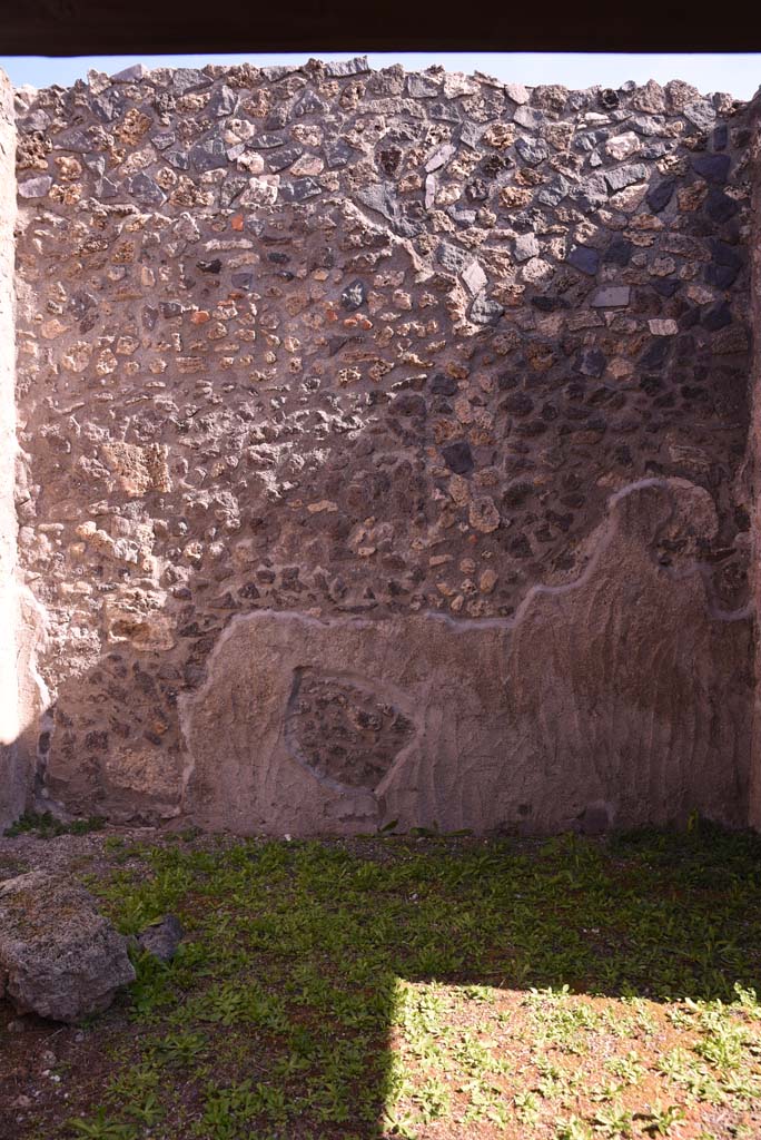 I.4.22 Pompeii. October 2019. Room “f”, east wall.
Foto Tobias Busen, ERC Grant 681269 DÉCOR.