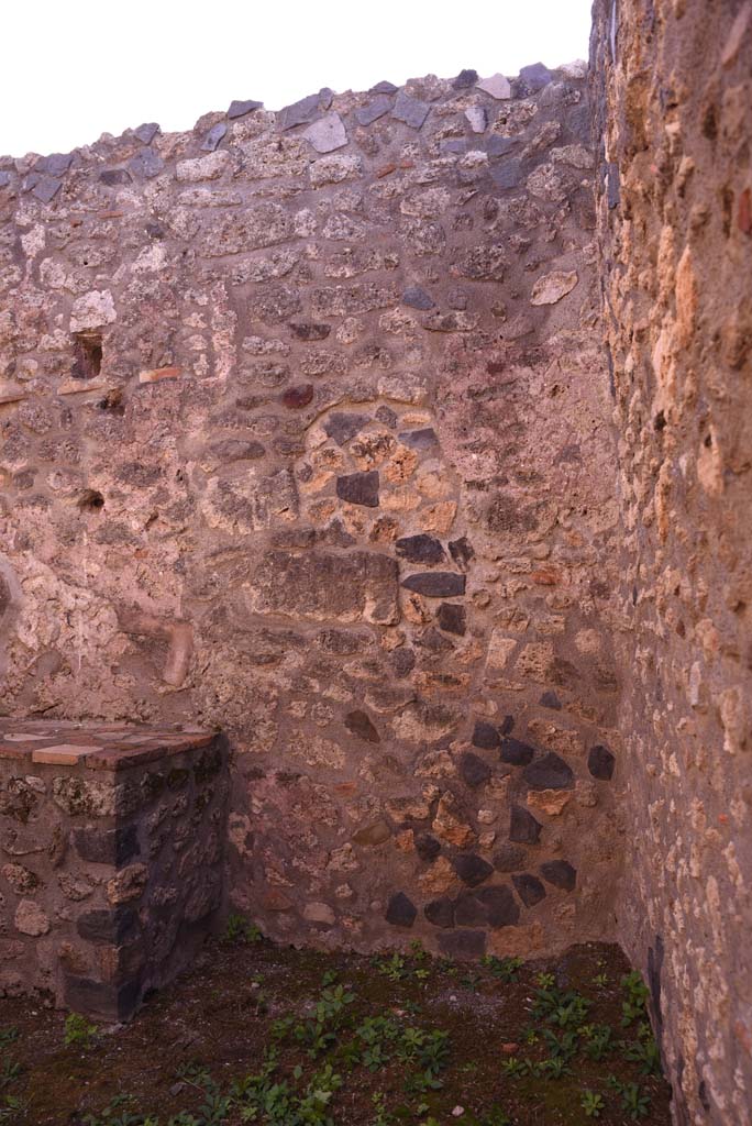 I.4.22 Pompeii. October 2019. Room “h”, south-west corner.
Foto Tobias Busen, ERC Grant 681269 DÉCOR.