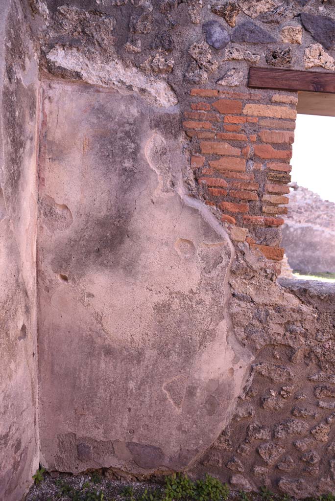 I.4.22 Pompeii. October 2019. Room “i”, looking towards west wall in south-west corner.
Foto Tobias Busen, ERC Grant 681269 DÉCOR.