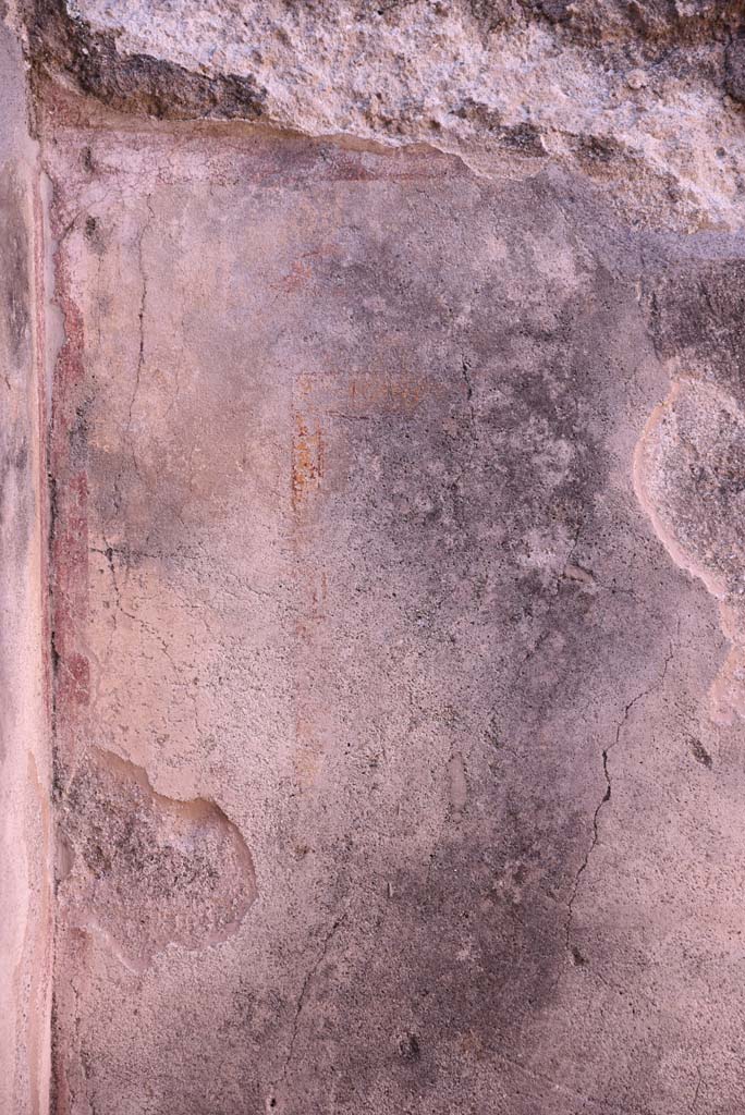 I.4.22 Pompeii. October 2019. Room “i”, west wall in south-west corner.
Foto Tobias Busen, ERC Grant 681269 DÉCOR.