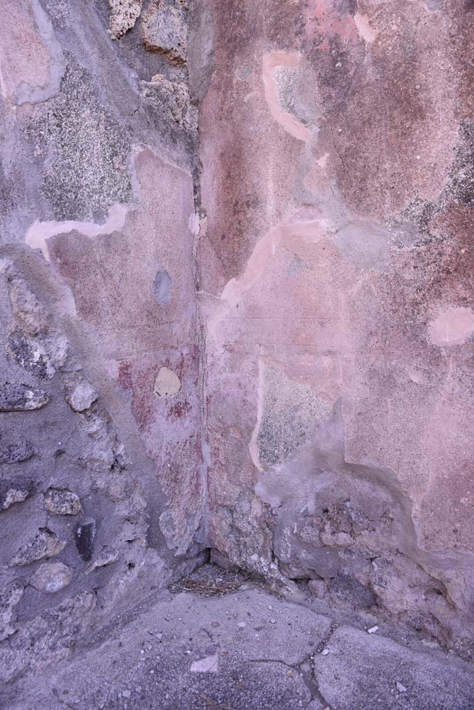 I.4.22 Pompeii. October 2019. Room “k/l”, south-east corner.
Foto Tobias Busen, ERC Grant 681269 DÉCOR.