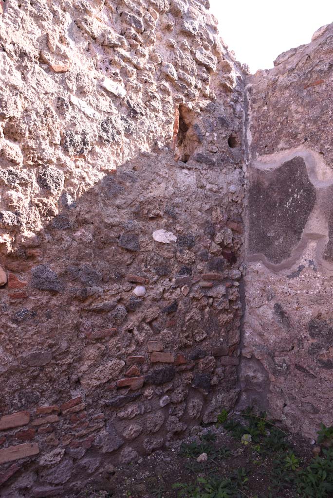 I.4.22 Pompeii. October 2019. Room “n”, looking towards south-east corner.
Foto Tobias Busen, ERC Grant 681269 DÉCOR.