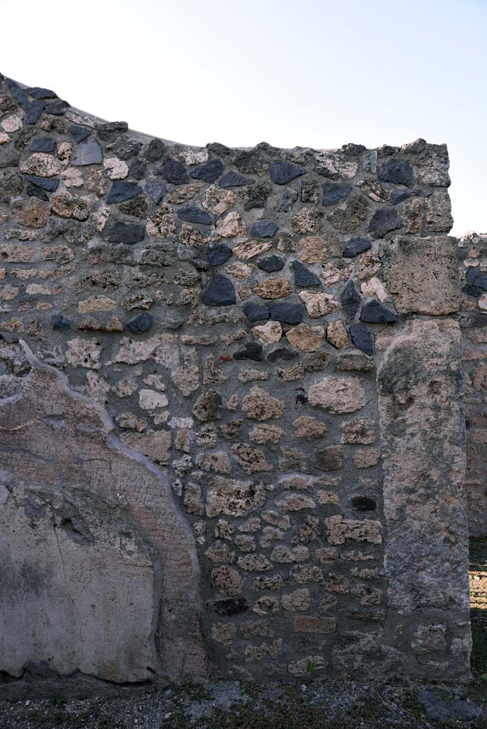 I.4.25/I.4.5 Pompeii. October 2019. Entrance corridor/fauces 3, looking towards east end of north wall. 
Foto Tobias Busen, ERC Grant 681269 DÉCOR.